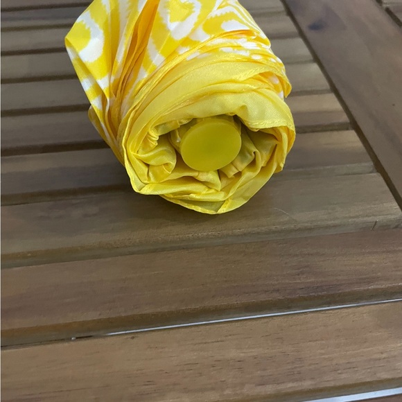 💛XOXO Umbrella💛 - Picture 6 of 13